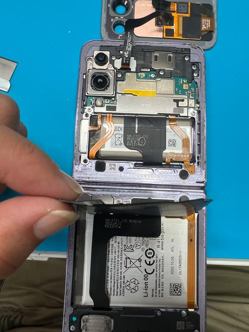 三星C7000拆机视频教程有哪些关键步骤？-图2