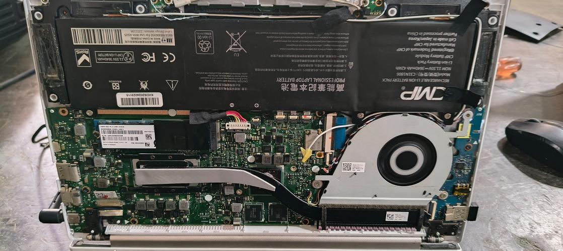 华硕A45V拆机教程视频步骤是怎样的?-图1 华硕A45V拆机教程视频步骤是怎样的?-图1