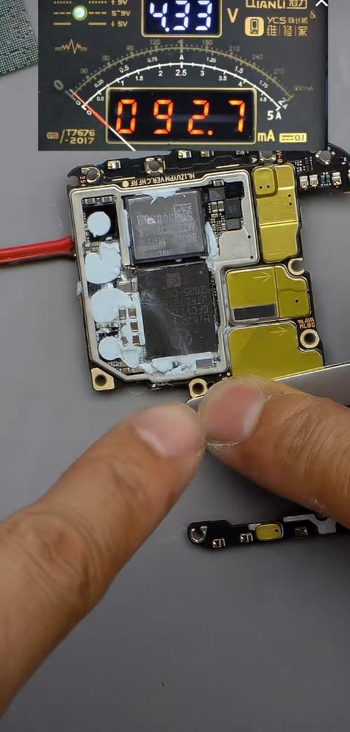 华为C8817D拆机教程步骤有哪些？-图3